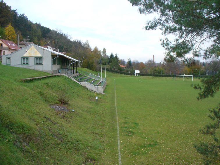 Fotbalové hřiště Nelahozeves 2012