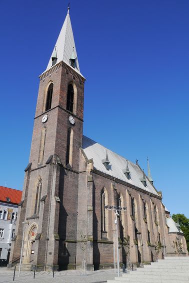 Kostel Nanebevzetí P. Marie a sv. Václava v Kralupech, zdroj: www.infokralupy.cz